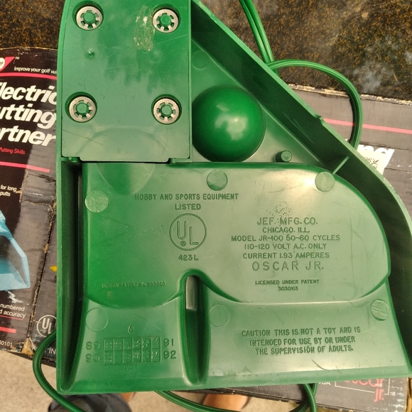 🏌️‍♂️ELECTRIC PUTTING PARTNER WORLD of GOLF  ⛳ - Picture 5 of 16